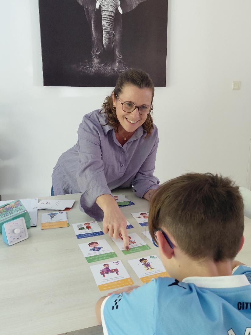 Accompagnement individuel d’un enfant avec Delphine Le Brouster autour d’outils visuels