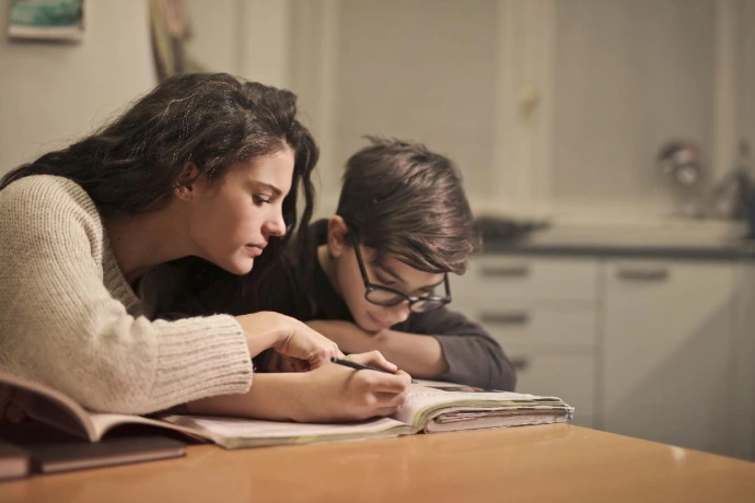 Accompagnement individuel des enfants et adolescents en Vendée : soutien éducatif, difficultés d’apprentissage, TDAH, troubles DYS et confiance en soi